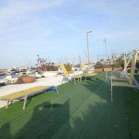 La Tua Stanza A Vela Sul Mare Hotel Bari Exterior foto