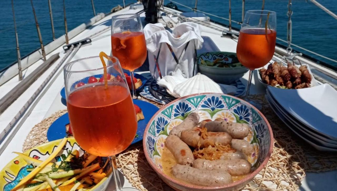 La Tua Stanza A Vela Sul Mare Hotel Bari Exterior foto